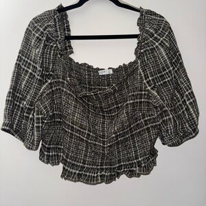 Arizona Jean Company Black and White Smocked Crop Blouse